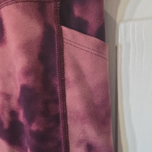 Tie-Dye High-Waisted Leggings - Picture 3 of 8